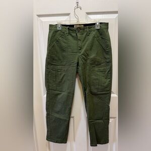 Democracy Women’s Green Cargo Straight Pants NWOT